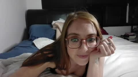 jilliangiselle online show from July 6, 5:10 am
