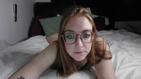 jilliangiselle online show from July 24, 4:37 am