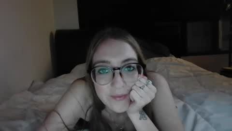 jilliangiselle online show from July 28, 4:18 am