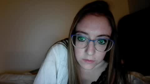 jilliangiselle online show from August 4, 5:15 am