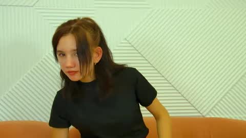 JiwonWong online show from August 8, 12:38 pm