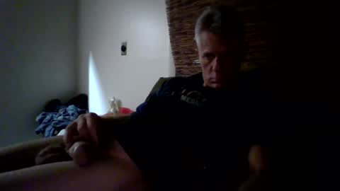 jizzmitten5 online show from July 16, 6:58 am