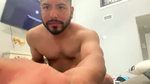 jjuarez5409 online show from May 4, 4:19 pm