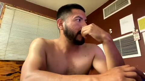 jjuarez5409 online show from May 9, 2:36 am