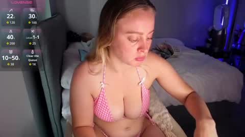 Juliette Rose online show from August 15, 10:30 am