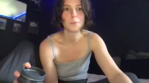 jlynn1997 online show from April 28, 4:32 pm