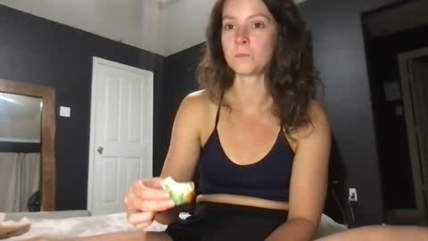 jlynn1997 online show from July 6, 6:55 pm
