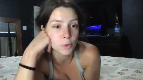 jlynn1997 online show from August 3, 9:22 pm