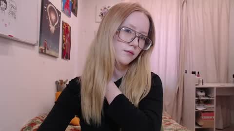 joan_kiss online show from July 11, 1:33 am
