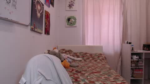 joan_kiss online show from August 8, 4:23 am