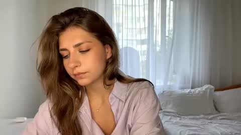 Bella online show from August 7, 1:00 pm