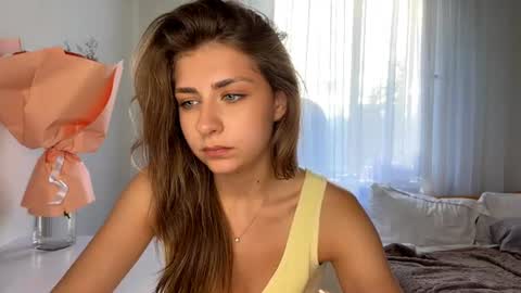 Bella online show from August 14, 3:04 pm