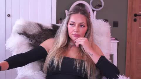 Joanne online show from August 20, 1:17 pm