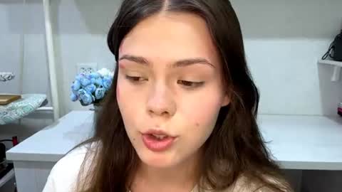 alizellle online show from August 5, 7:56 pm