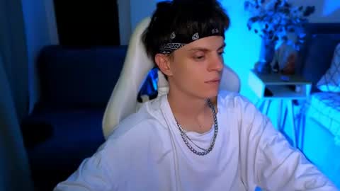 JOELXLANE online show from July 29, 9:44 pm