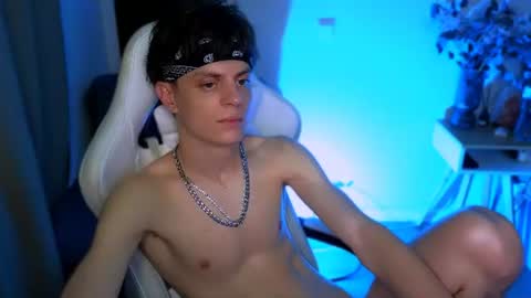 JOELXLANE online show from July 30, 9:32 pm