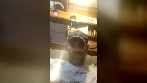 joeykeeton87 online show from July 19, 1:02 pm