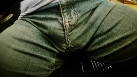 joeystr0ker online show from April 18, 10:08 pm