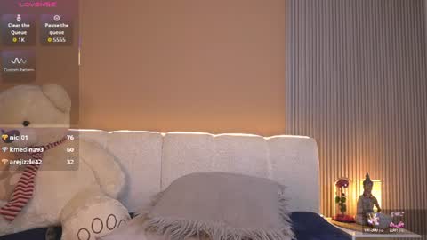 johana_fox_ online show from August 5, 2:53 am