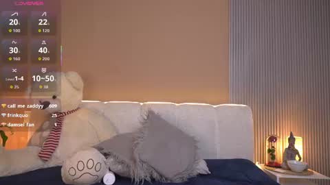 johana_fox_ online show from August 6, 2:43 am