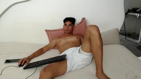 johanoro333 online show from March 9, 2:07 am
