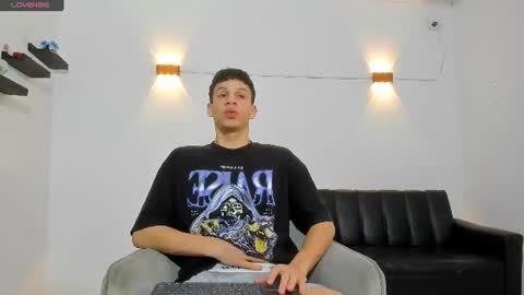 john_ssnow29 online show from June 17, 8:57 am