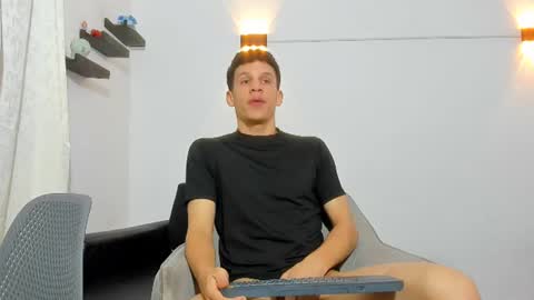 john_ssnow29 online show from June 23, 8:04 am