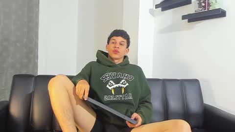 john_ssnow29 online show from July 27, 10:54 am