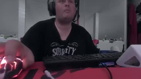 johnfernandez784 online show from July 7, 10:52 am