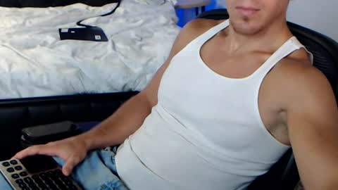 Johnnie Redd online show from August 5, 6:28 pm