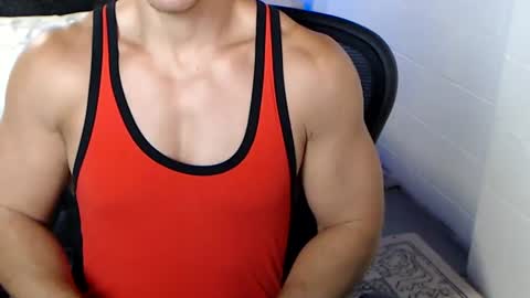 Johnnie Redd online show from August 12, 4:04 am