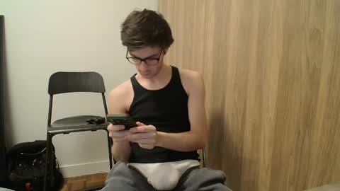 johnresmain online show from April 6, 2:10 pm