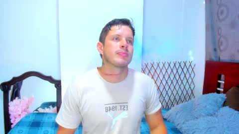 johnycooper08 online show from August 17, 6:18 am