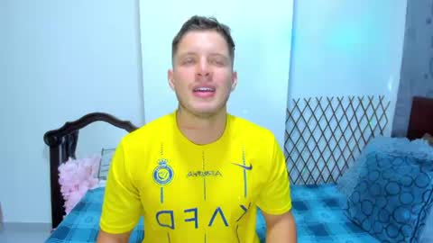 johnycooper08 online show from August 19, 7:26 am