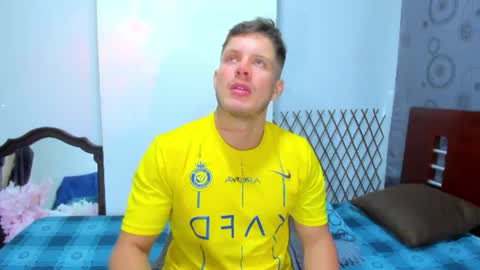johnycooper08 online show from August 19, 8:32 am