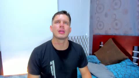johnycooper08 online show from August 20, 6:19 am