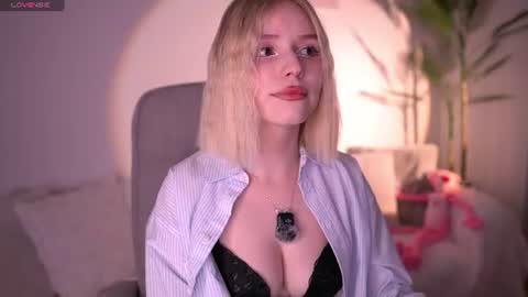 Paula online show from August 9, 5:03 pm