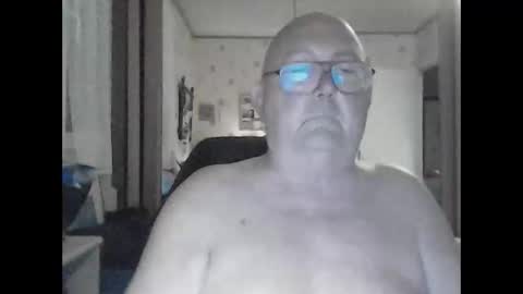 jojo60000529566 online show from June 1, 9:29 pm