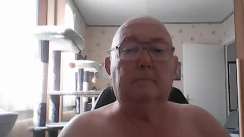 jojo60000529566 online show from June 29, 12:41 pm
