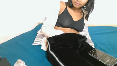 jolienasexi online show from August 10, 9:16 pm