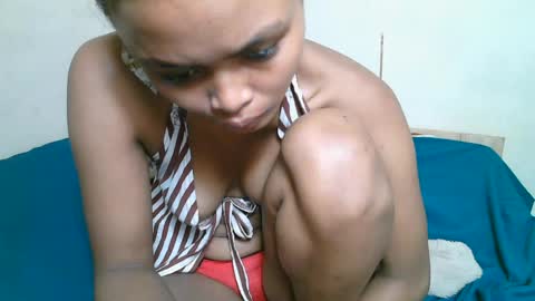jolienasexi online show from August 12, 11:56 am