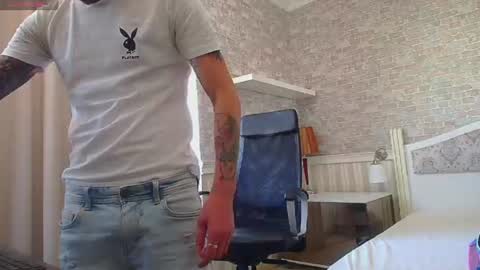 JonahShaw online show from August 15, 8:07 am