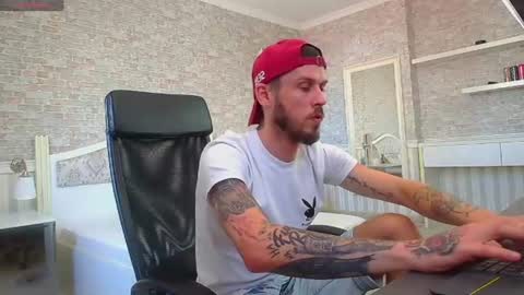 JonahShaw online show from August 15, 9:13 am