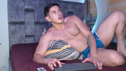 jonathancast08 online show from August 3, 6:15 pm