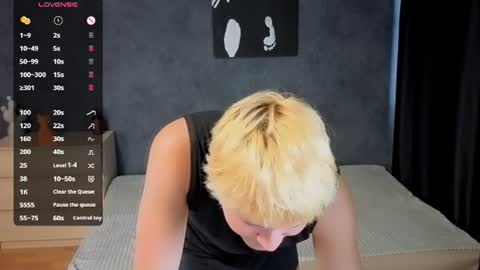 Jonny online show from August 5, 11:19 am
