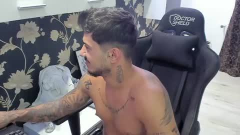 jonnyporn1 online show from September 4, 4:16 am