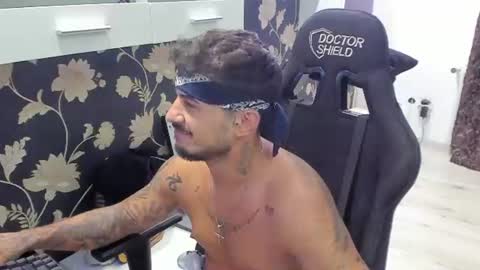 jonnyporn1 online show from September 7, 1:22 am