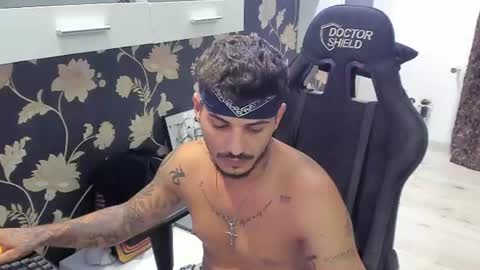 jonnyporn1 online show from September 7, 2:28 am