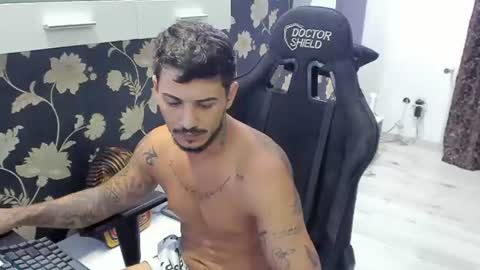 jonnyporn1 online show from September 7, 6:25 pm