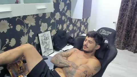 jonnyporn1 online show from September 9, 10:33 pm